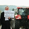 Proteste: Zehntausende Bauern demonstrieren mit Traktoren - WELT