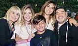 Diego Maradona y su complejo entorno: una familia enfrentada pero unida
