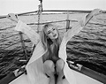 Sabrina Carpenter a lansat single-ul „Skinny Dipping” - WeLoveMusic