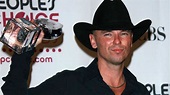 A Look At Kenny Chesney's Private Relationship With Girlfriend Mary Nolan