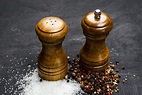 La historia de por qué es usual tener sal y pimienta en la mesa