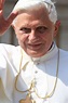 Benedictus XVI talar om sin avgång och om Franciskus i ny bok – Signum