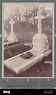 Ilfracombe victoriana, Devon Gabinete mostrando la tarjeta de la tumba ...