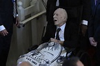 Jimmy Carter acude en silla de ruedas al funeral de su esposa, Rosalynn ...