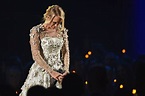 Carrie Underwood Performs 'Softly and Tenderly Jesus Is Calling' In ...