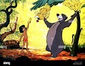 MOWGLI, el oso Baloo, EL LIBRO DE LA SELVA, 1967 Fotografía de stock ...