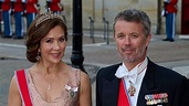 Mary de Dinamarca repite vestido en la cena de gala con los reyes de ...