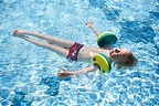 Schwimmen lernen: Wissenswertes & Tipps | JAKO-O