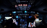 Airbus A380 Cockpit View at Night and Day - AERONEF.NET