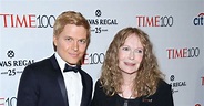 Mia Farrow et son fils Ronan Farrow à la soirée Time 100 à New York, le ...
