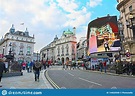Fotografia Da Rua Da Estrada Famosa De Piccadilly Circus Na Cidade ...