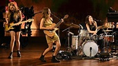 Watch Haim Deliver Rockin' Performance Of 'The Steps' At 2021 Grammys ...