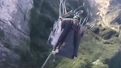 從2500公尺高空跳下 陸極限運動女神失蹤！ | TVBS | LINE TODAY
