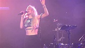 Ellie Goulding - Beating Heart (Acoustic) live in Windsor, May 8th ...