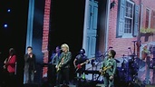 Train with Hall and Oates-Philly Forget Me Not live - YouTube