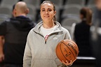 Hammon makes history by becoming first woman to direct NBA team - Stad ...
