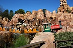 25 Disneyland Rides That You Need to Go On, Ranked