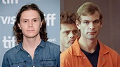 ryan murphy ve evan peters netflix’in seri katil dizisi için bir araya ...