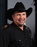 Garth Brooks Gifts His Guitar to a Fan With Cancer at Concert - Closer ...