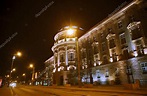 Bau der medizinischen Universität in Posen bei Nacht - Stockfotografie ...