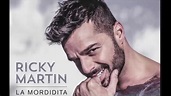 Ricky Martin Ft. Yotuel - La Mordidita | RetroView | - YouTube