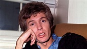 Scott Walker, influential rock enigma, dies aged 76 - BBC News