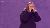 Lewis Capaldi - Forget Me (Live on Michael McIntyre's Show 2023) - YouTube