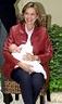 La Infanta Cristina con su hijo recién nacido Miguel en 2002 - La vida ...