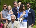 La Famiglia Reale svedese posa al completo. E che spettacolo i bambini ...