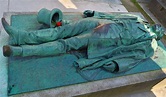 A incrível história de Victor Noir, ereção post mortem Père-Lachaise