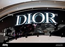 La empresa francesa de productos de lujo Christian Dior logo visto en ...