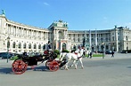 ホーフブルク宮殿（王宮） - ウィーンのおすすめ観光地・名所 | 現地を知り尽くしたガイドによる口コミ情報【トラベルコ】 | 観光地, 名所, 宮殿