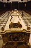 Vista general del sepulcro de la reina Beatriz de Portugal. Coro del ...