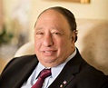 John Catsimatidis closes on a $US252 million deal - Neos Kosmos