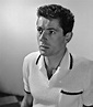 35 Handsome Portrait Photos of Farley Granger in the 1940s and ’50s ...