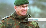 General Klaus Reinhardt soll Kommandeur der KFOR Truppen werden ...