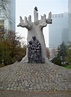 Plik:Janusz Korczak monument Warsaw 01.jpg – Wikipedia, wolna encyklopedia