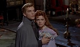 David Peel e Yvonne Monlaur in una scena del film Le spose di Dracula ...