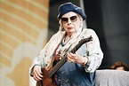 Joni Mitchell Performs Surprise Show at Newport Folk Festival - The New ...