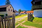 Malerisches Dorf Kumrovec in Zagorje-Region Von Kroatien Stockfoto ...