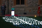 Queen Elizabeth thắp đèn hiệu Platinum Jubilee - Tin Mới