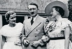 Ist Jungfrau Merkel die Tochter Adolf Hitlers?