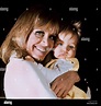 Hildegard Knef mit ihrer Tochter, Christina im März 1969 in Beverly ...