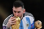 El histórico momento en que Lionel Messi levanta la copa que le da a ...