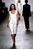 Ikonisch: 21 Bilder von Kate Moss Calvin Klein Runway in den 90ern ...