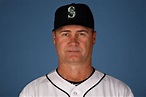 Mariners manager Scott Servais got a very, very special haircut - MLB ...