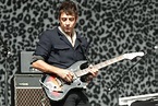 What guitar does Jamie Hence (The Kills) play? : r/Guitar