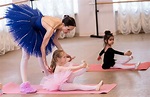 Niñas en clase de ballet en la escuela Balletomagia de Moscú - Russia ...