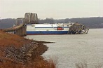 Ship carrying rocket parts hits Kentucky bridge