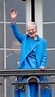 81歲丹麥女王瑪格麗特二世是英女王份屬好友！喜愛彩色穿搭展現藝術家品味 | ELLE HK